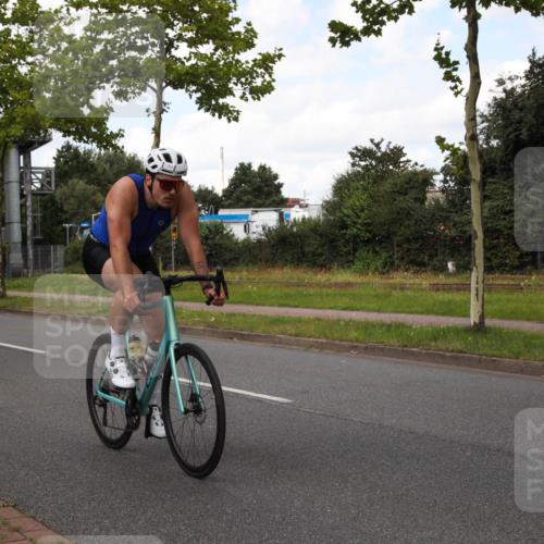 10.08.2025 - GEWOBA Citytriathlon Bremen Yannick Fuchs http://msf.ph/oto/8572868 10.08.2025 12:56:14 Radfahren 589, 662, 764, 765, 784, 844, 1024, 1025 meine-sportfotos.de