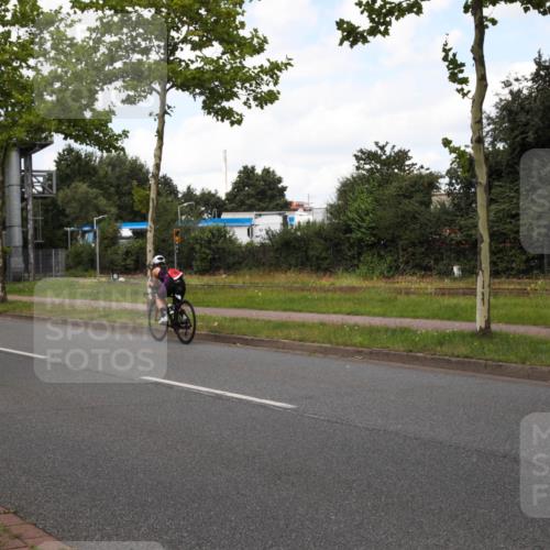 10.08.2025 - GEWOBA Citytriathlon Bremen Yannick Fuchs http://msf.ph/oto/8572870 10.08.2025 12:56:19 Radfahren 555, 567, 589, 662, 678, 721, 764, 784, 814, 844, 1024, 1025 meine-sportfotos.de