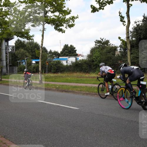 10.08.2025 - GEWOBA Citytriathlon Bremen Yannick Fuchs http://msf.ph/oto/8572871 10.08.2025 12:56:19 Radfahren 555, 567, 589, 662, 678, 721, 764, 784, 814, 844, 1024, 1025 meine-sportfotos.de