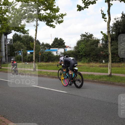 10.08.2025 - GEWOBA Citytriathlon Bremen Yannick Fuchs http://msf.ph/oto/8572872 10.08.2025 12:56:20 Radfahren 555, 567, 589, 662, 678, 721, 764, 784, 814, 844 meine-sportfotos.de