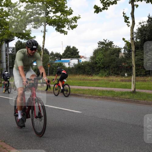 10.08.2025 - GEWOBA Citytriathlon Bremen Yannick Fuchs http://msf.ph/oto/8572873 10.08.2025 12:56:20 Radfahren 555, 567, 589, 662, 678, 721, 764, 784, 814, 844 meine-sportfotos.de