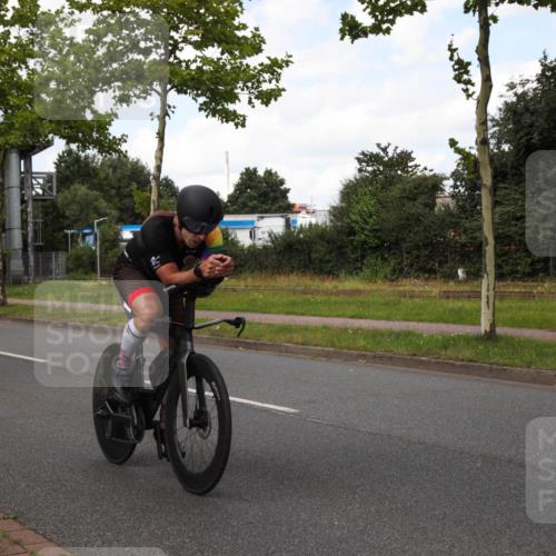 10.08.2025 - GEWOBA Citytriathlon Bremen Yannick Fuchs http://msf.ph/oto/8572877 10.08.2025 12:56:27 Radfahren 555, 567, 589, 678, 706, 721, 737, 749, 764, 772, 782, 814, 831, 844 meine-sportfotos.de