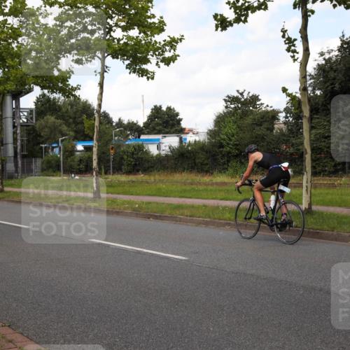10.08.2025 - GEWOBA Citytriathlon Bremen Yannick Fuchs http://msf.ph/oto/8572879 10.08.2025 12:56:28 Radfahren 555, 567, 589, 678, 706, 721, 737, 749, 764, 772, 782, 814, 831, 844 meine-sportfotos.de
