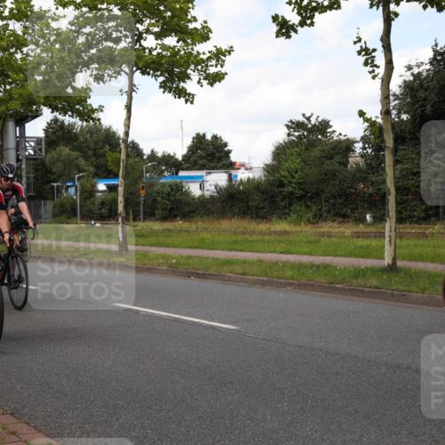 10.08.2025 - GEWOBA Citytriathlon Bremen Yannick Fuchs http://msf.ph/oto/8572880 10.08.2025 12:56:30 Radfahren 555, 567, 678, 706, 721, 737, 749, 764, 772, 782, 814, 831, 844 meine-sportfotos.de