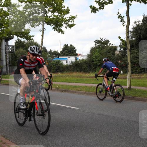 10.08.2025 - GEWOBA Citytriathlon Bremen Yannick Fuchs http://msf.ph/oto/8572881 10.08.2025 12:56:30 Radfahren 555, 567, 678, 706, 721, 737, 749, 764, 772, 782, 814, 831, 844 meine-sportfotos.de