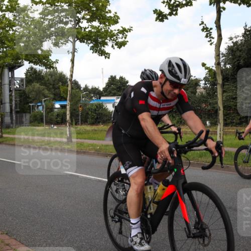 10.08.2025 - GEWOBA Citytriathlon Bremen Yannick Fuchs http://msf.ph/oto/8572882 10.08.2025 12:56:30 Radfahren 555, 567, 678, 706, 721, 737, 749, 764, 772, 782, 814, 831, 844 meine-sportfotos.de