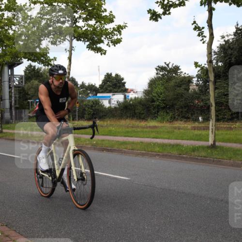 10.08.2025 - GEWOBA Citytriathlon Bremen Yannick Fuchs http://msf.ph/oto/8572885 10.08.2025 12:56:34 Radfahren 555, 567, 678, 706, 721, 737, 749, 772, 782, 814, 815, 831, 844 meine-sportfotos.de