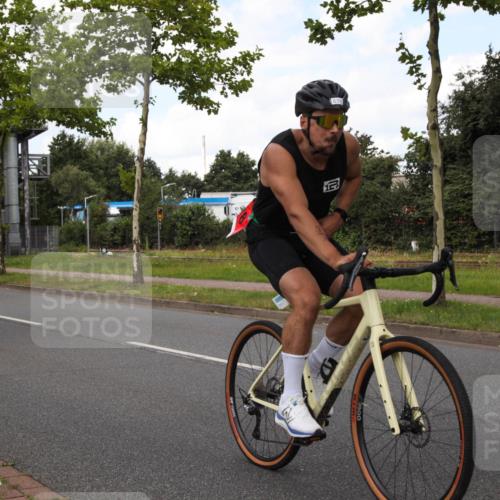 10.08.2025 - GEWOBA Citytriathlon Bremen Yannick Fuchs http://msf.ph/oto/8572886 10.08.2025 12:56:34 Radfahren 555, 567, 678, 706, 721, 737, 749, 772, 782, 814, 815, 831, 844 meine-sportfotos.de