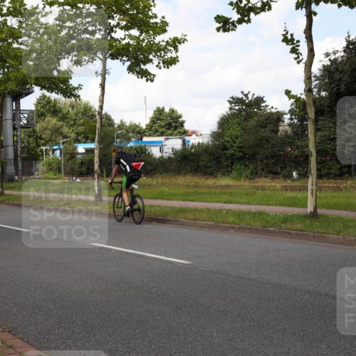 10.08.2025 - GEWOBA Citytriathlon Bremen Yannick Fuchs http://msf.ph/oto/8572896 10.08.2025 12:56:47 Radfahren 597, 672, 706, 737, 749, 755, 772, 782, 815, 830, 913, 1014 meine-sportfotos.de