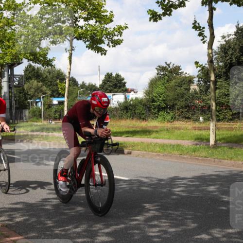 10.08.2025 - GEWOBA Citytriathlon Bremen Yannick Fuchs http://msf.ph/oto/8572899 10.08.2025 12:56:54 Radfahren 559, 597, 672, 755, 815, 830, 879, 913, 1014 meine-sportfotos.de