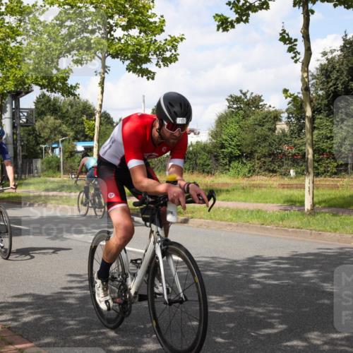 10.08.2025 - GEWOBA Citytriathlon Bremen Yannick Fuchs http://msf.ph/oto/8572900 10.08.2025 12:56:54 Radfahren 559, 597, 672, 755, 815, 830, 879, 913, 1014 meine-sportfotos.de