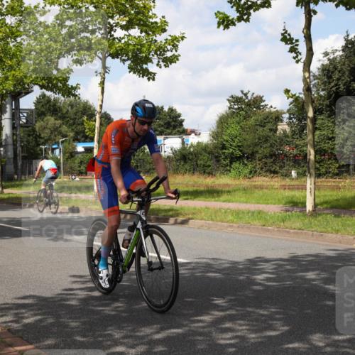 10.08.2025 - GEWOBA Citytriathlon Bremen Yannick Fuchs http://msf.ph/oto/8572901 10.08.2025 12:56:55 Radfahren 559, 597, 672, 723, 755, 815, 830, 879, 913, 1014 meine-sportfotos.de