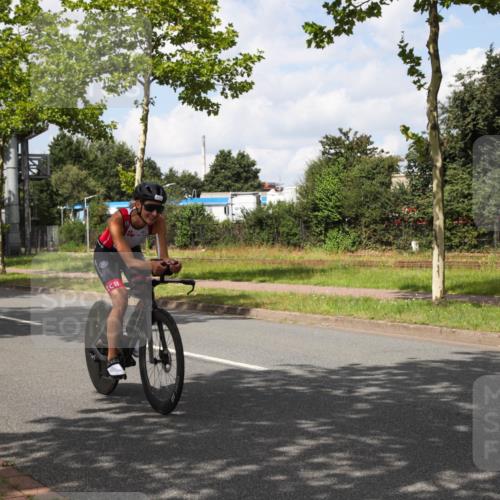 10.08.2025 - GEWOBA Citytriathlon Bremen Yannick Fuchs http://msf.ph/oto/8572905 10.08.2025 12:56:59 Radfahren 559, 597, 672, 723, 730, 755, 815, 830, 879, 913, 1003, 1014 meine-sportfotos.de