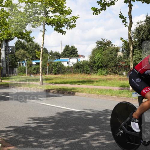 10.08.2025 - GEWOBA Citytriathlon Bremen Yannick Fuchs http://msf.ph/oto/8572906 10.08.2025 12:56:59 Radfahren 559, 597, 672, 723, 730, 755, 815, 830, 879, 913, 1003, 1014 meine-sportfotos.de