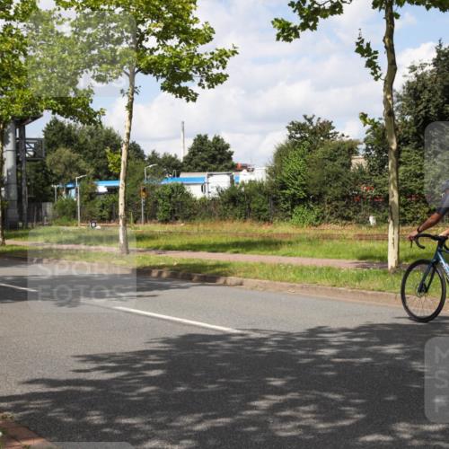 10.08.2025 - GEWOBA Citytriathlon Bremen Yannick Fuchs http://msf.ph/oto/8572911 10.08.2025 12:57:00 Radfahren 559, 597, 672, 723, 730, 755, 830, 879, 913, 1003, 1014 meine-sportfotos.de
