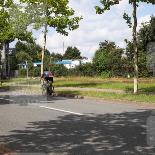 10.08.2025 - GEWOBA Citytriathlon Bremen Yannick Fuchs http://msf.ph/oto/8572914 10.08.2025 12:57:02 Radfahren 559, 597, 672, 723, 730, 755, 830, 879, 913, 940, 969, 1003, 1014 meine-sportfotos.de