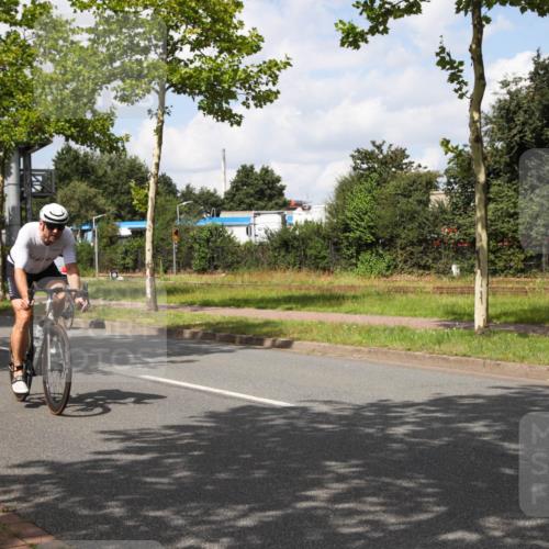 10.08.2025 - GEWOBA Citytriathlon Bremen Yannick Fuchs http://msf.ph/oto/8572916 10.08.2025 12:57:02 Radfahren 559, 597, 672, 723, 730, 755, 830, 879, 913, 940, 969, 1003, 1014 meine-sportfotos.de