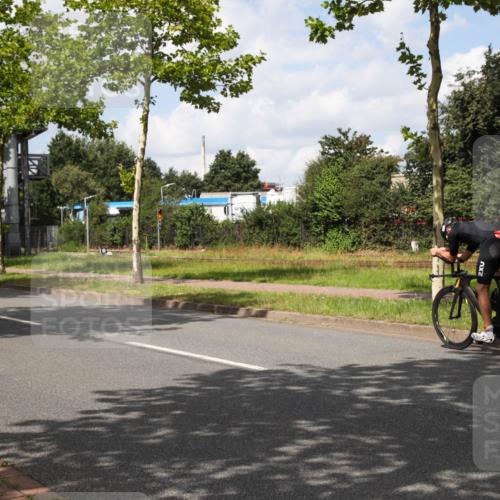 10.08.2025 - GEWOBA Citytriathlon Bremen Yannick Fuchs http://msf.ph/oto/8572920 10.08.2025 12:57:03 Radfahren 559, 672, 723, 730, 755, 758, 830, 879, 913, 940, 969, 1003, 1014 meine-sportfotos.de