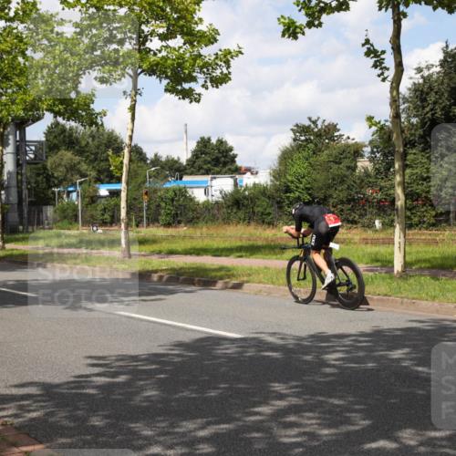 10.08.2025 - GEWOBA Citytriathlon Bremen Yannick Fuchs http://msf.ph/oto/8572921 10.08.2025 12:57:04 Radfahren 559, 672, 723, 730, 755, 758, 830, 879, 913, 940, 969, 1003, 1014 meine-sportfotos.de