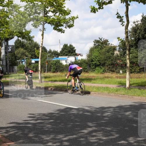 10.08.2025 - GEWOBA Citytriathlon Bremen Yannick Fuchs http://msf.ph/oto/8572924 10.08.2025 12:57:04 Radfahren 559, 672, 723, 730, 755, 758, 830, 879, 913, 940, 969, 1003, 1014 meine-sportfotos.de