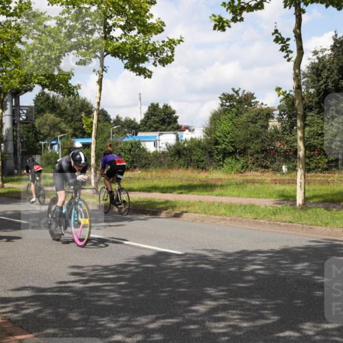 10.08.2025 - GEWOBA Citytriathlon Bremen Yannick Fuchs http://msf.ph/oto/8572925 10.08.2025 12:57:05 Radfahren 559, 672, 723, 730, 755, 758, 830, 849, 879, 913, 940, 969, 1003, 1014 meine-sportfotos.de