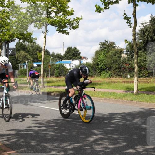 10.08.2025 - GEWOBA Citytriathlon Bremen Yannick Fuchs http://msf.ph/oto/8572926 10.08.2025 12:57:05 Radfahren 559, 672, 723, 730, 755, 758, 830, 849, 879, 913, 940, 969, 1003, 1014 meine-sportfotos.de