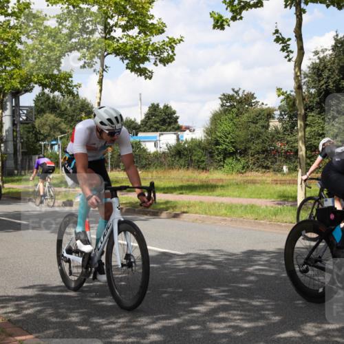 10.08.2025 - GEWOBA Citytriathlon Bremen Yannick Fuchs http://msf.ph/oto/8572927 10.08.2025 12:57:05 Radfahren 559, 672, 723, 730, 755, 758, 830, 849, 879, 913, 940, 969, 1003, 1014 meine-sportfotos.de