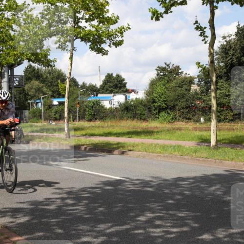10.08.2025 - GEWOBA Citytriathlon Bremen Yannick Fuchs http://msf.ph/oto/8572934 10.08.2025 12:57:07 Radfahren 559, 672, 723, 730, 755, 758, 830, 849, 879, 913, 940, 969, 1003, 1014 meine-sportfotos.de