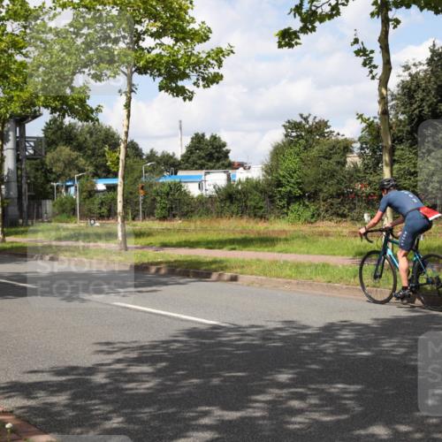 10.08.2025 - GEWOBA Citytriathlon Bremen Yannick Fuchs http://msf.ph/oto/8572947 10.08.2025 12:57:13 Radfahren 559, 572, 723, 730, 758, 849, 879, 900, 940, 969, 1003 meine-sportfotos.de
