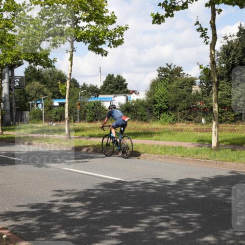 10.08.2025 - GEWOBA Citytriathlon Bremen Yannick Fuchs http://msf.ph/oto/8572948 10.08.2025 12:57:13 Radfahren 559, 572, 723, 730, 758, 849, 879, 900, 940, 969, 1003 meine-sportfotos.de