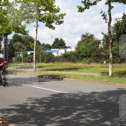 10.08.2025 - GEWOBA Citytriathlon Bremen Yannick Fuchs http://msf.ph/oto/8572949 10.08.2025 12:57:15 Radfahren 559, 572, 723, 730, 758, 849, 879, 892, 900, 940, 969, 1003 meine-sportfotos.de
