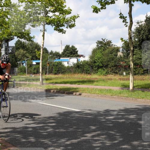 10.08.2025 - GEWOBA Citytriathlon Bremen Yannick Fuchs http://msf.ph/oto/8572958 10.08.2025 12:57:22 Radfahren 572, 690, 720, 730, 758, 849, 892, 900, 940, 969 meine-sportfotos.de