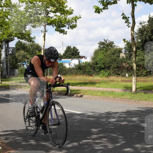 10.08.2025 - GEWOBA Citytriathlon Bremen Yannick Fuchs http://msf.ph/oto/8572959 10.08.2025 12:57:22 Radfahren 572, 690, 720, 730, 758, 849, 892, 900, 940, 969 meine-sportfotos.de