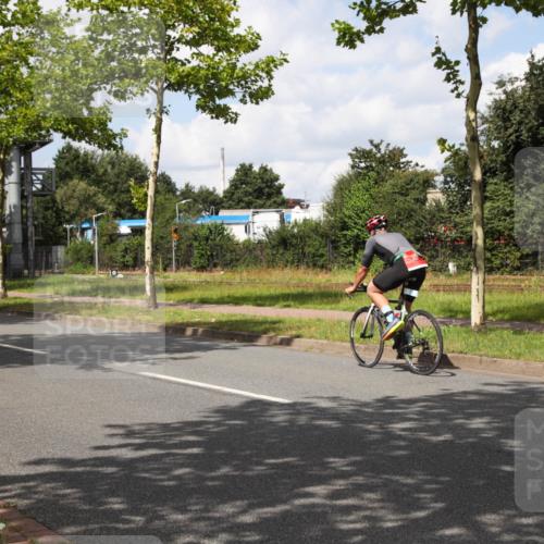 10.08.2025 - GEWOBA Citytriathlon Bremen Yannick Fuchs http://msf.ph/oto/8572961 10.08.2025 12:57:23 Radfahren 572, 690, 720, 730, 758, 849, 892, 900, 940, 969 meine-sportfotos.de