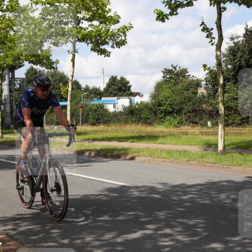 10.08.2025 - GEWOBA Citytriathlon Bremen Yannick Fuchs http://msf.ph/oto/8572965 10.08.2025 12:57:24 Radfahren 572, 690, 720, 758, 849, 892, 900, 940, 969 meine-sportfotos.de
