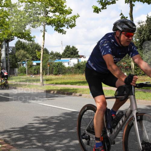 10.08.2025 - GEWOBA Citytriathlon Bremen Yannick Fuchs http://msf.ph/oto/8572966 10.08.2025 12:57:25 Radfahren 572, 690, 720, 758, 849, 892, 900, 940, 969 meine-sportfotos.de
