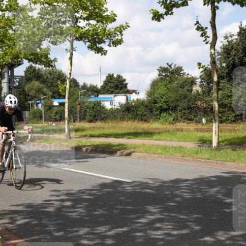 10.08.2025 - GEWOBA Citytriathlon Bremen Yannick Fuchs http://msf.ph/oto/8572991 10.08.2025 12:57:31 Radfahren 572, 690, 720, 825, 892, 900, 1018 meine-sportfotos.de