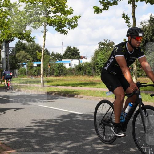 10.08.2025 - GEWOBA Citytriathlon Bremen Yannick Fuchs http://msf.ph/oto/8573024 10.08.2025 12:57:45 Radfahren 650, 660, 690, 825, 853, 869, 1018 meine-sportfotos.de