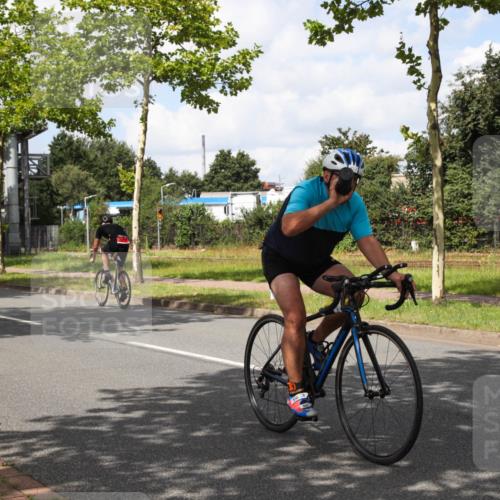 10.08.2025 - GEWOBA Citytriathlon Bremen Yannick Fuchs http://msf.ph/oto/8573031 10.08.2025 12:57:46 Radfahren 650, 660, 671, 690, 825, 853, 869, 1018 meine-sportfotos.de