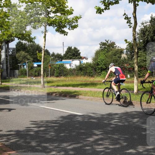 10.08.2025 - GEWOBA Citytriathlon Bremen Yannick Fuchs http://msf.ph/oto/8573037 10.08.2025 12:57:48 Radfahren 650, 660, 671, 825, 853, 869, 1018 meine-sportfotos.de