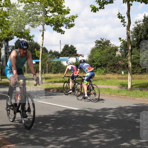 10.08.2025 - GEWOBA Citytriathlon Bremen Yannick Fuchs http://msf.ph/oto/8573038 10.08.2025 12:57:49 Radfahren 650, 660, 671, 825, 853, 869, 1018 meine-sportfotos.de