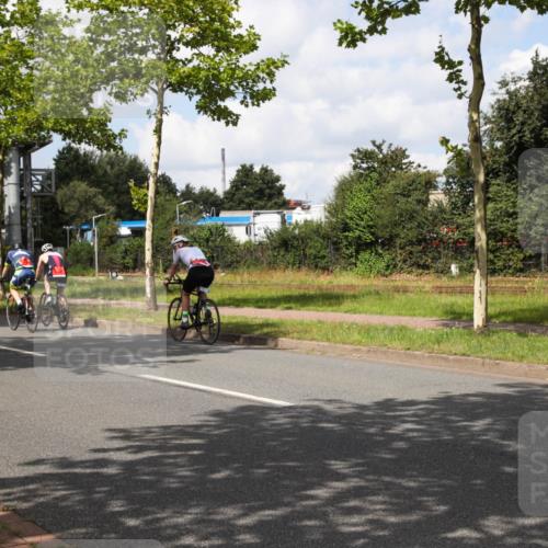 10.08.2025 - GEWOBA Citytriathlon Bremen Yannick Fuchs http://msf.ph/oto/8573042 10.08.2025 12:57:50 Radfahren 650, 660, 671, 825, 853, 869, 920, 1018 meine-sportfotos.de