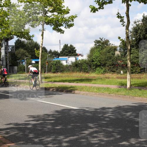 10.08.2025 - GEWOBA Citytriathlon Bremen Yannick Fuchs http://msf.ph/oto/8573043 10.08.2025 12:57:50 Radfahren 650, 660, 671, 825, 853, 869, 920, 1018 meine-sportfotos.de