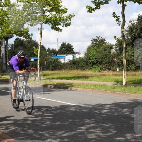 10.08.2025 - GEWOBA Citytriathlon Bremen Yannick Fuchs http://msf.ph/oto/8573053 10.08.2025 12:57:53 Radfahren 650, 660, 671, 825, 853, 869, 920, 1018 meine-sportfotos.de