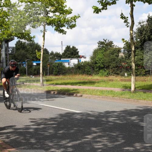 10.08.2025 - GEWOBA Citytriathlon Bremen Yannick Fuchs http://msf.ph/oto/8573055 10.08.2025 12:57:54 Radfahren 650, 660, 671, 825, 853, 869, 920, 1018 meine-sportfotos.de