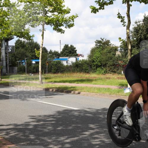 10.08.2025 - GEWOBA Citytriathlon Bremen Yannick Fuchs http://msf.ph/oto/8573057 10.08.2025 12:57:54 Radfahren 650, 660, 671, 825, 853, 869, 920, 1018 meine-sportfotos.de
