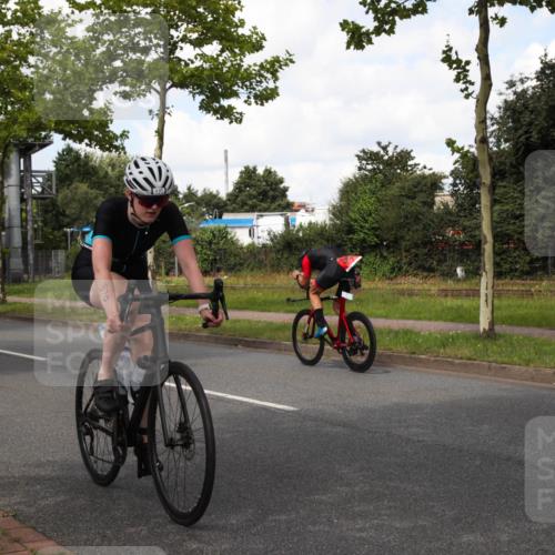 10.08.2025 - GEWOBA Citytriathlon Bremen Yannick Fuchs http://msf.ph/oto/8573063 10.08.2025 12:58:03 Radfahren 650, 660, 671, 813, 920 meine-sportfotos.de