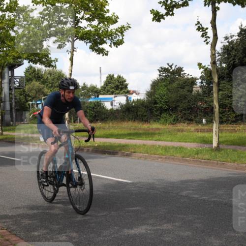 10.08.2025 - GEWOBA Citytriathlon Bremen Yannick Fuchs http://msf.ph/oto/8573068 10.08.2025 12:58:10 Radfahren 619, 671, 813, 920 meine-sportfotos.de
