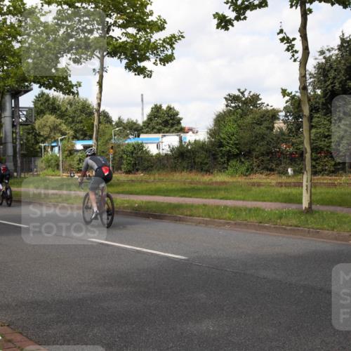 10.08.2025 - GEWOBA Citytriathlon Bremen Yannick Fuchs http://msf.ph/oto/8573074 10.08.2025 12:58:29 Radfahren 609, 619, 726, 795, 870 meine-sportfotos.de