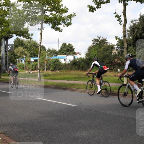 10.08.2025 - GEWOBA Citytriathlon Bremen Yannick Fuchs http://msf.ph/oto/8573075 10.08.2025 12:58:29 Radfahren 609, 619, 726, 795, 870 meine-sportfotos.de